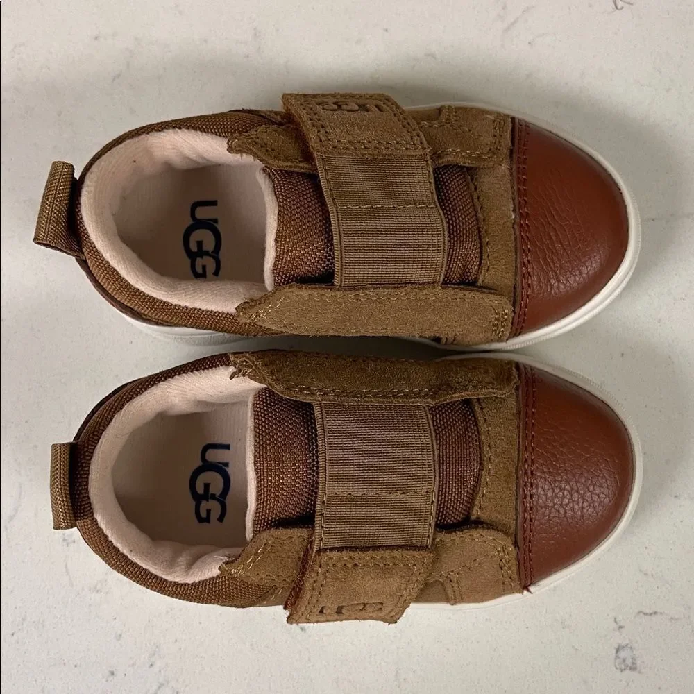 UGG T Renton Low Boys Velcro Shoes Chestnut Size 6 Worn Once